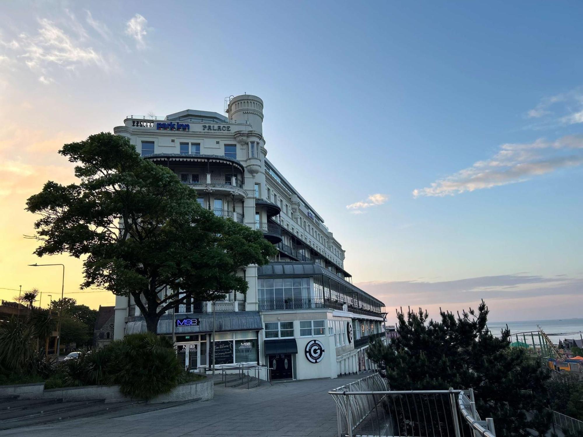 Park Inn By Radisson Palace Southend-on-Sea Exterior foto